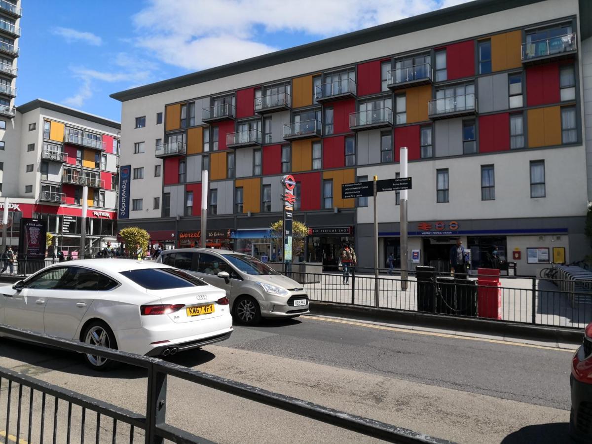 Carnation Flat A In Wembley Daire Londra Dış mekan fotoğraf