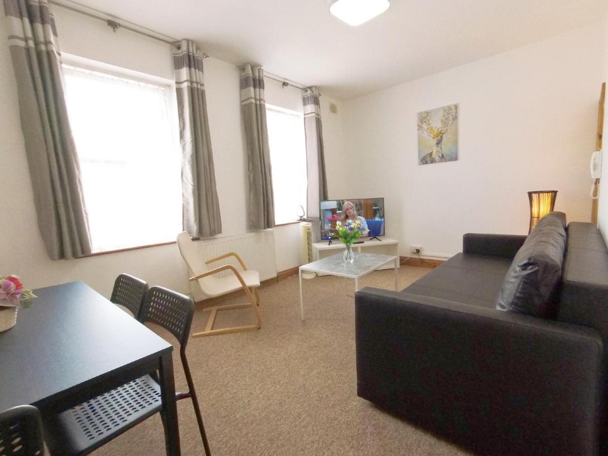 Carnation Flat A In Wembley Daire Londra Dış mekan fotoğraf